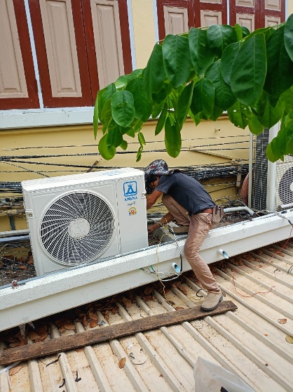 จัดซื้อครุภัณฑ์เครื่องปรับอากาศแบบแยกส่วน ระบบ Inverter ขนาด 36,000 BTU จำนวน 4 เครื่อง